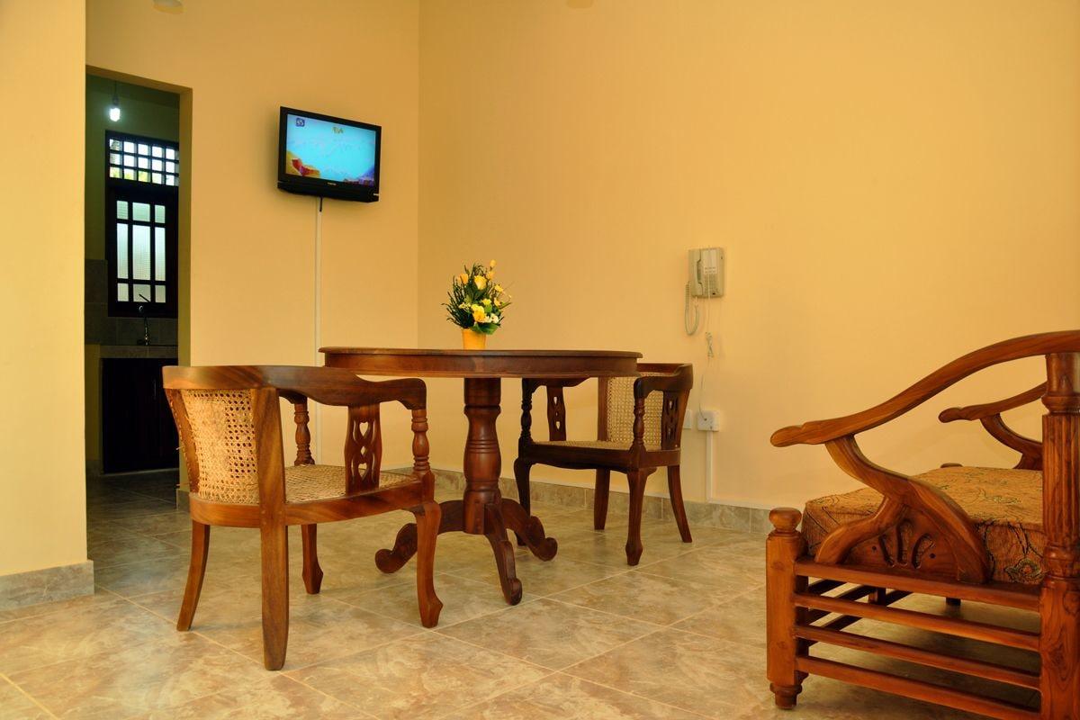 Airport Green View Resort Andiambalama Exterior foto