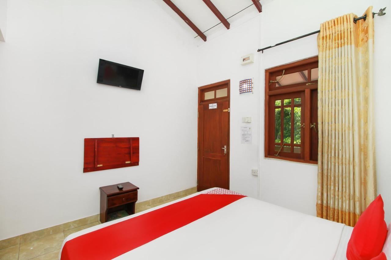 Airport Green View Resort Andiambalama Exterior foto
